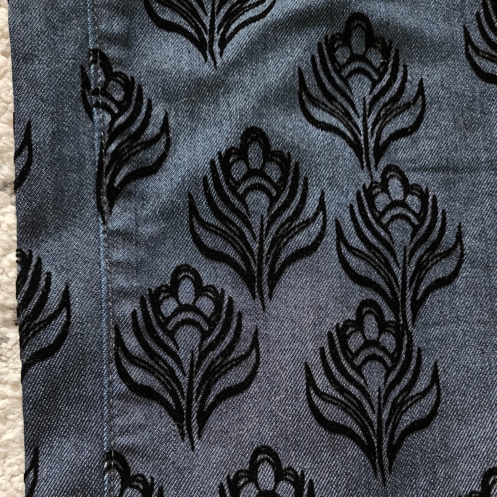 Coldwater Creek Natural Fit Velvet Printed Jeans Womens Size 10 Boho Chic - Picture 2 of 8